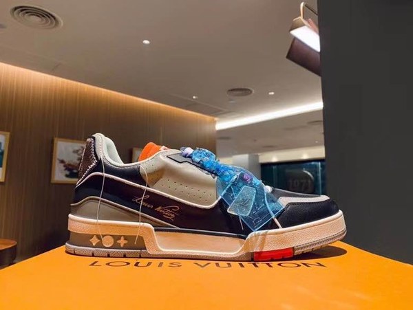 루이비통 2021 그라데이션 멀티컬러 LV 트레이너 스니커즈