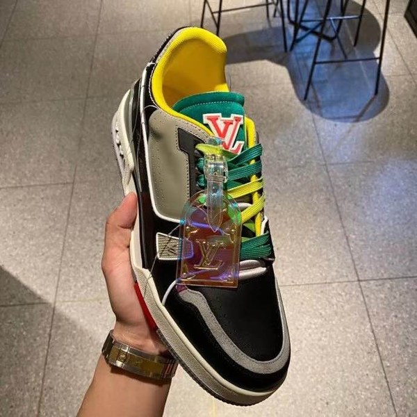 루이비통 2021 그라데이션 멀티컬러 LV 트레이너 스니커즈