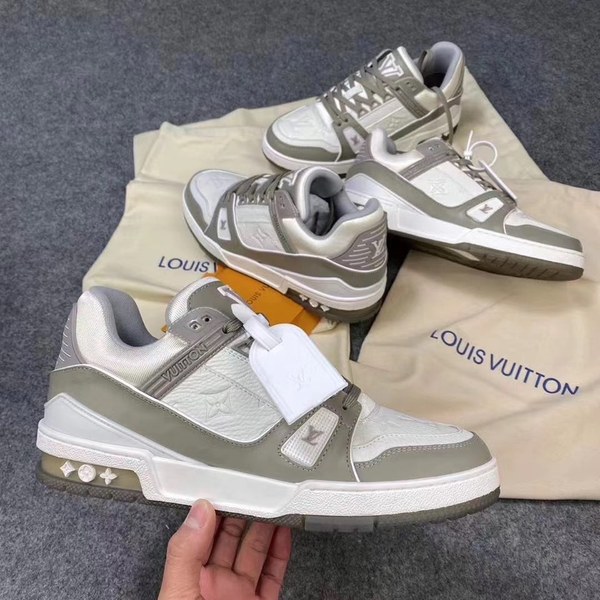 루이비통 2021 LV트레이너 그레이컬러 스니커즈