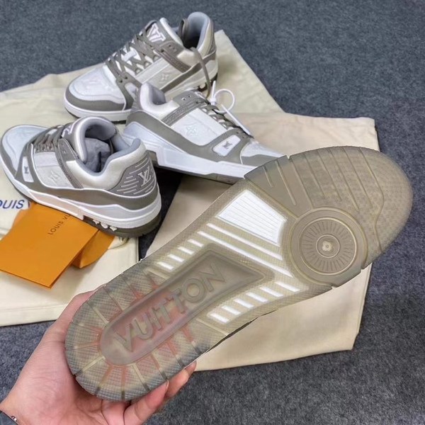루이비통 2021 LV트레이너 그레이컬러 스니커즈