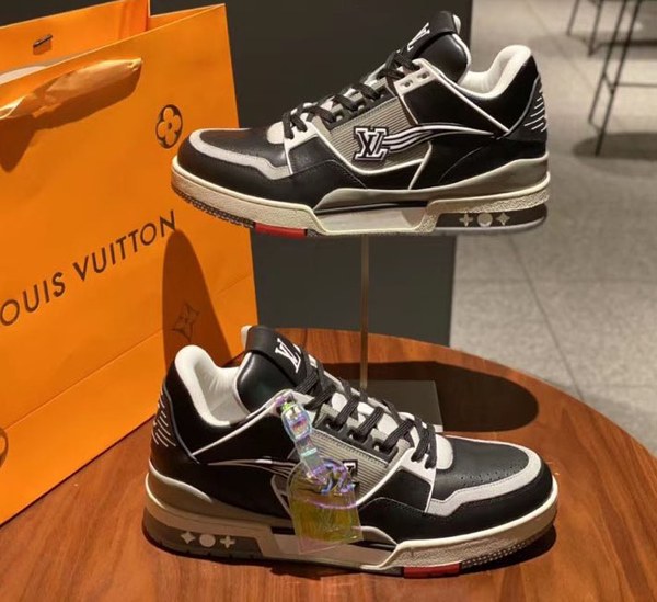 루이비통 2021 니고 콜라보 LV트레이너 스니커즈