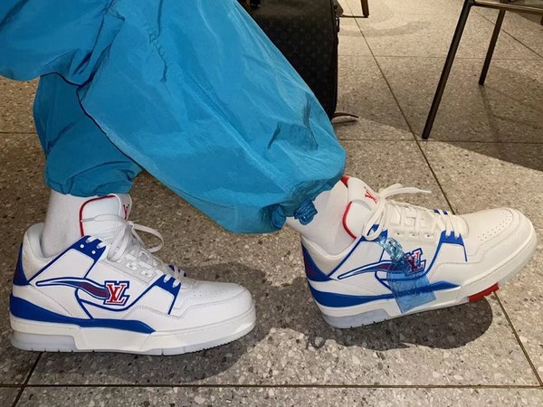 루이비통 2021 니고 콜라보 LV트레이너 스니커즈