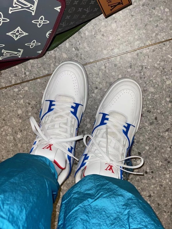 루이비통 2021 니고 콜라보 LV트레이너 스니커즈