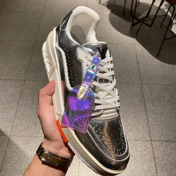 루이비통 2020 LV 트레이너 스니커즈 크롬 실버