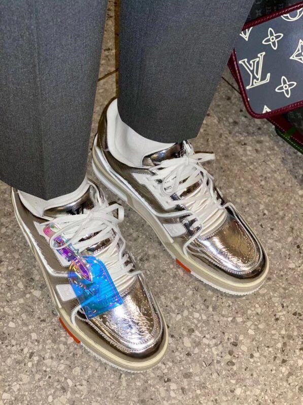 루이비통 2020 LV 트레이너 스니커즈 크롬 실버