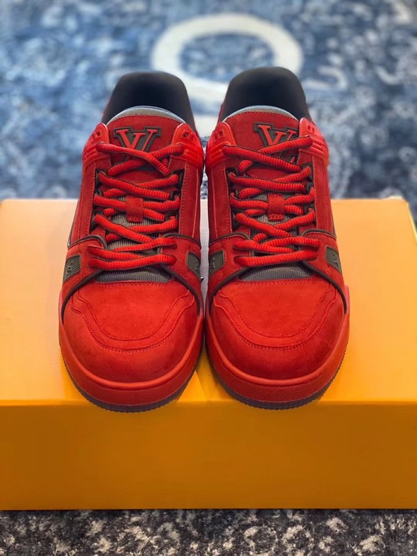 루이비통 2020 LV트레이너 스니커즈 레드스웨이드 컬러