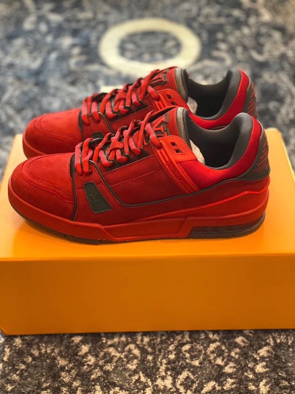 루이비통 2020 LV트레이너 스니커즈 레드스웨이드 컬러