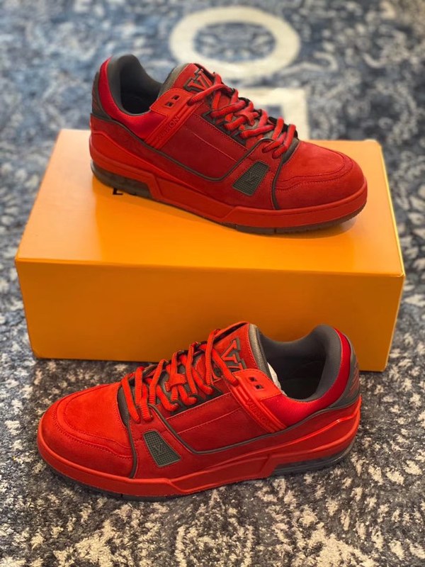 루이비통 2020 LV트레이너 스니커즈 레드스웨이드 컬러