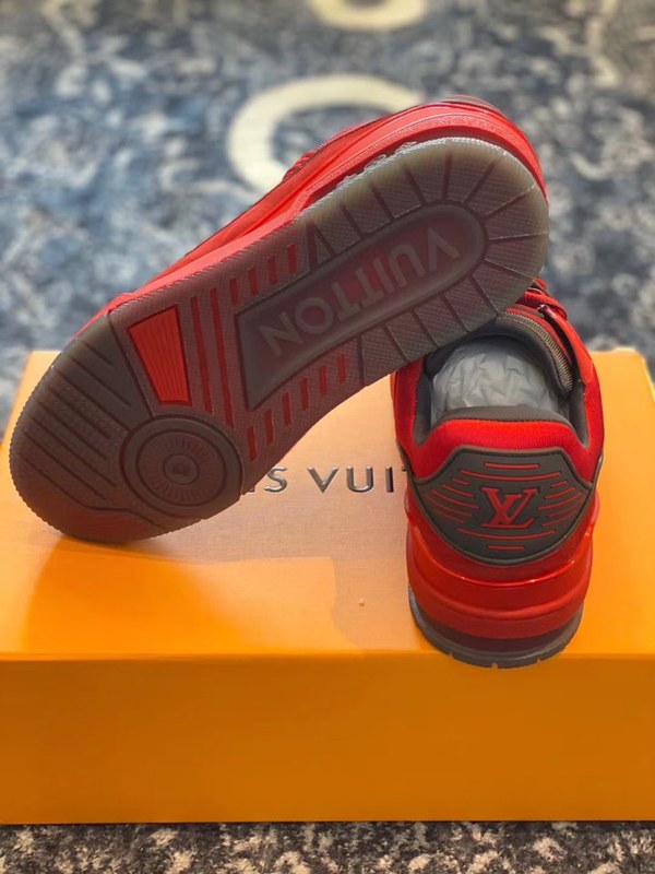 루이비통 2020 LV트레이너 스니커즈 레드스웨이드 컬러