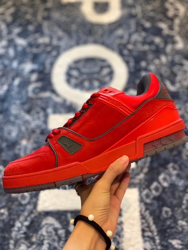 루이비통 2020 LV트레이너 스니커즈 레드스웨이드 컬러