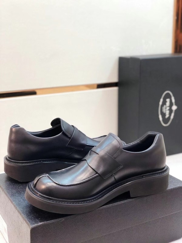 프라다 2021 트라이앵글 홀 페니 더비 슈즈