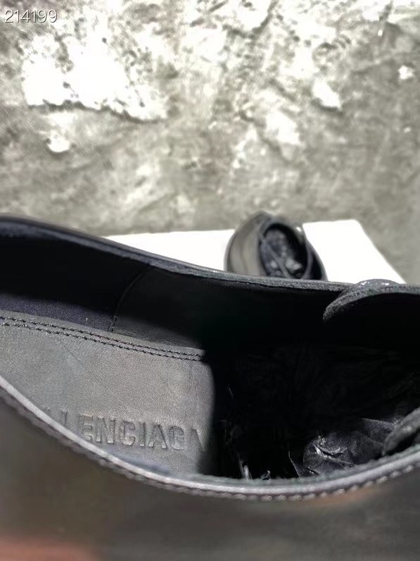 발렌시아가 2021 라이노 더비 슈즈