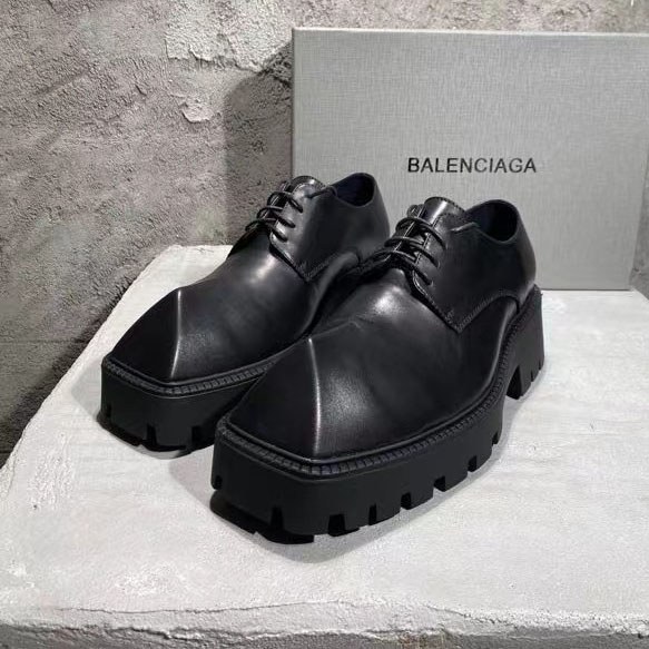 발렌시아가 2021 라이노 더비 슈즈