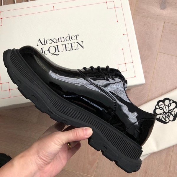 알렉산더맥퀸 2020 트레드솔 에나멜 더비슈즈