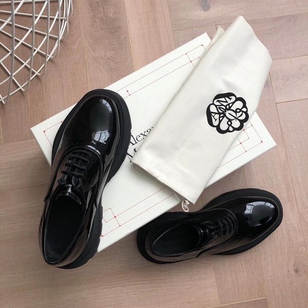 알렉산더맥퀸 2020 트레드솔 에나멜 더비슈즈