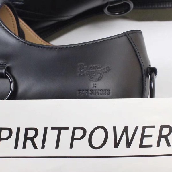 닥터마틴 2020 링 더비슈즈