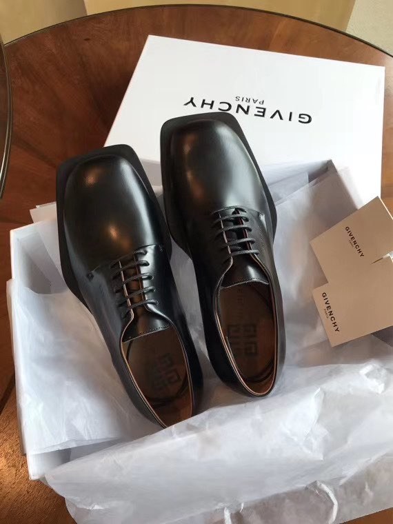 지방시 2020 더비슈즈