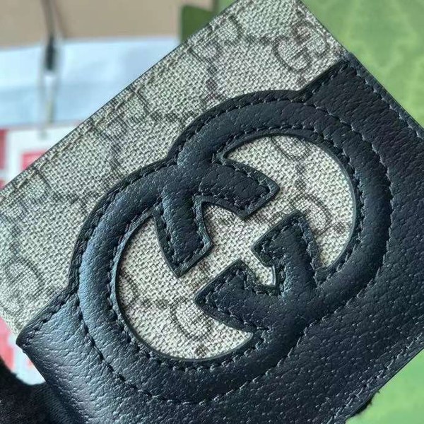 구찌 2023 701420 컷아웃 인터로킹 G 반지갑 지갑