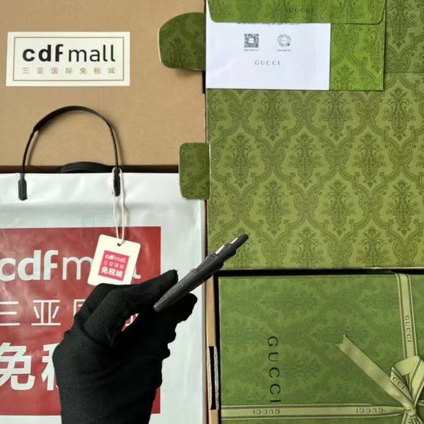 구찌 2023 컷아웃 인터로킹 G 카드 케이스 701425 지갑 카드지갑