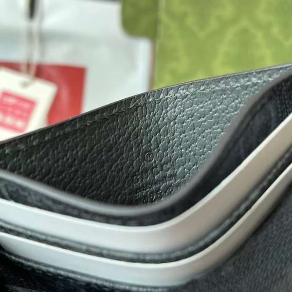 구찌 2023 컷아웃 인터로킹 G 카드 케이스 701425 지갑 카드지갑