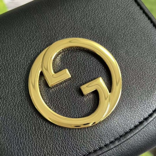 구찌 미디엄 체인 지갑 725219 UXX0G 6910