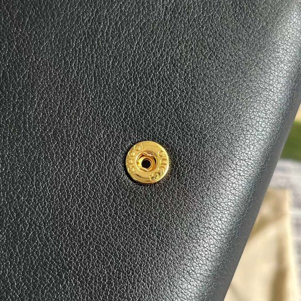 구찌 미디엄 체인 지갑 725219 UXX0G 6910