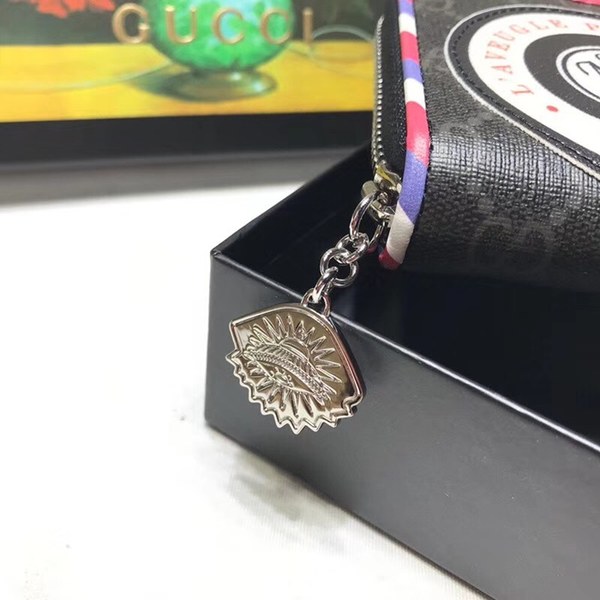 구찌 자수패치 지퍼장지갑 476342