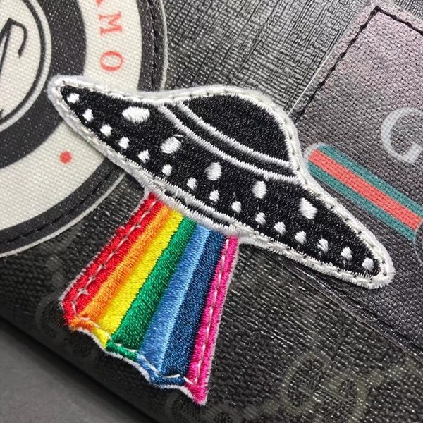 구찌 자수패치 지퍼장지갑 476342