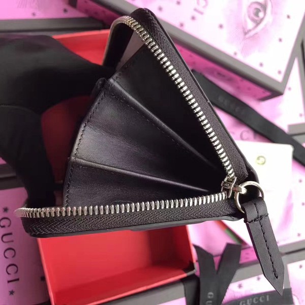 구찌 신상 가죽지퍼장지갑 421848