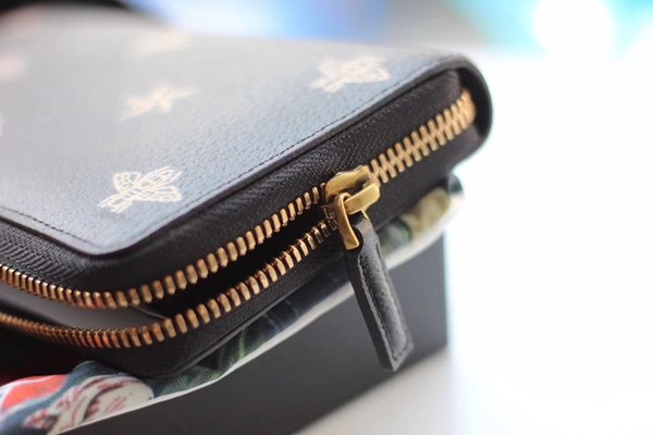 구찌 꿀벌 프린트 장지갑 495062