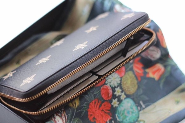 구찌 꿀벌 프린트 장지갑 495062