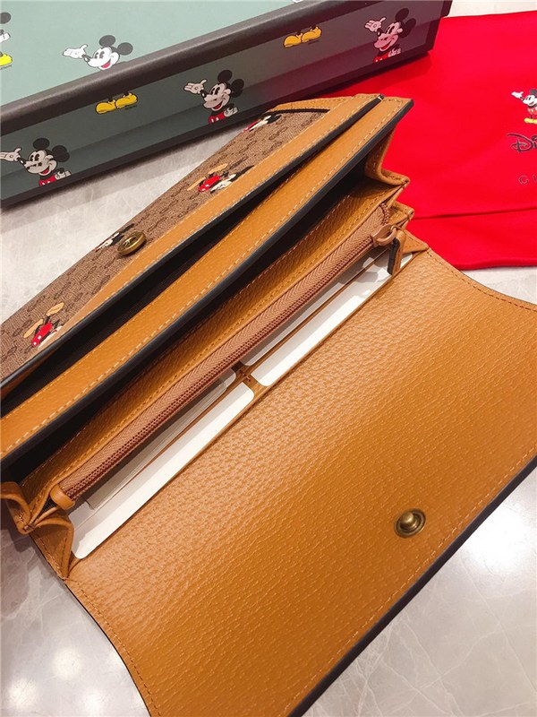 구찌 X 디즈니 장지갑 602530 2020/신상