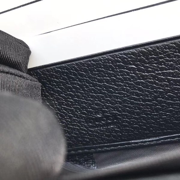 구찌 지퍼 장지갑 신상 523667