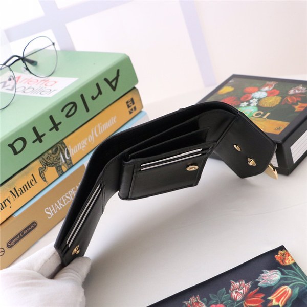 15위 Gucci 구찌 실비 지갑 476081