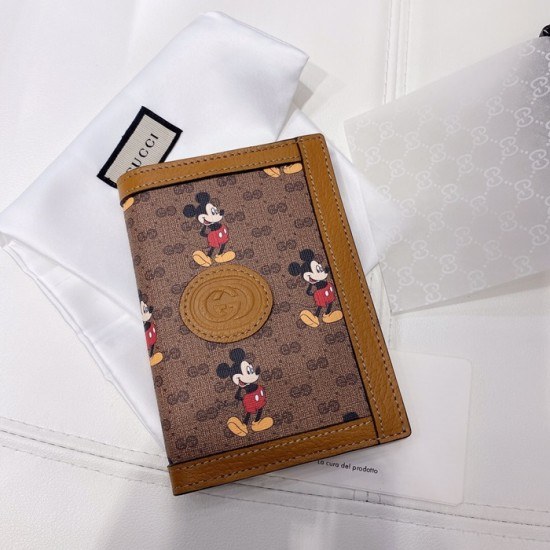 구찌 2020 남여공용 여권지갑 ,GUW0136.Size(14cm).브라운