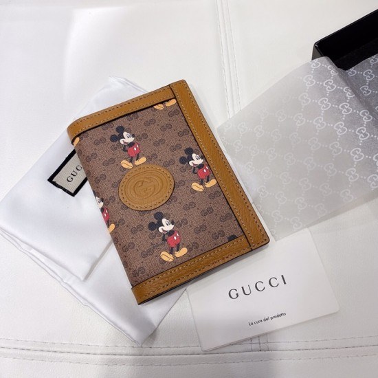 구찌 2020 남여공용 여권지갑 ,GUW0136.Size(14cm).브라운