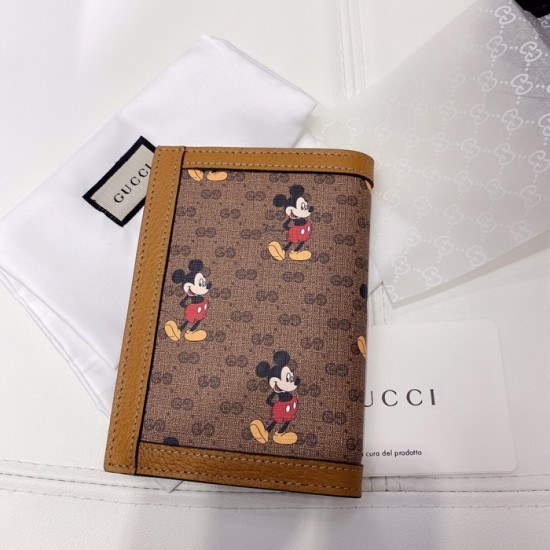 구찌 2020 남여공용 여권지갑 ,GUW0136.Size(14cm).브라운