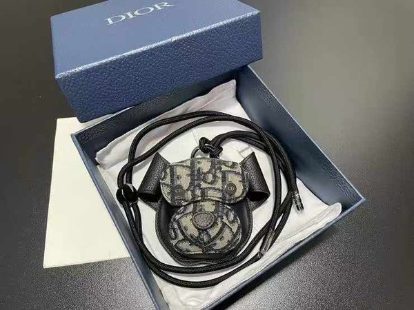 디올 2025 바비 목걸이 지갑