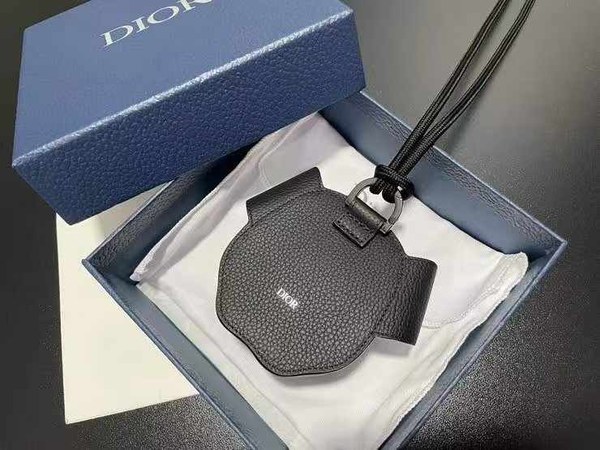 디올 2025 바비 목걸이 지갑