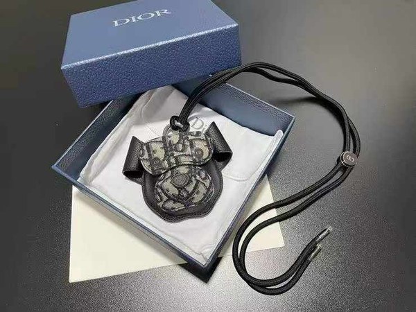 디올 2025 바비 목걸이 지갑