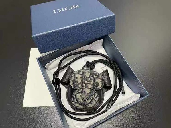 디올 2025 바비 목걸이 지갑