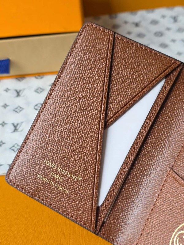 루이비통 2026 M28282 포켓 오거나이저 지갑
