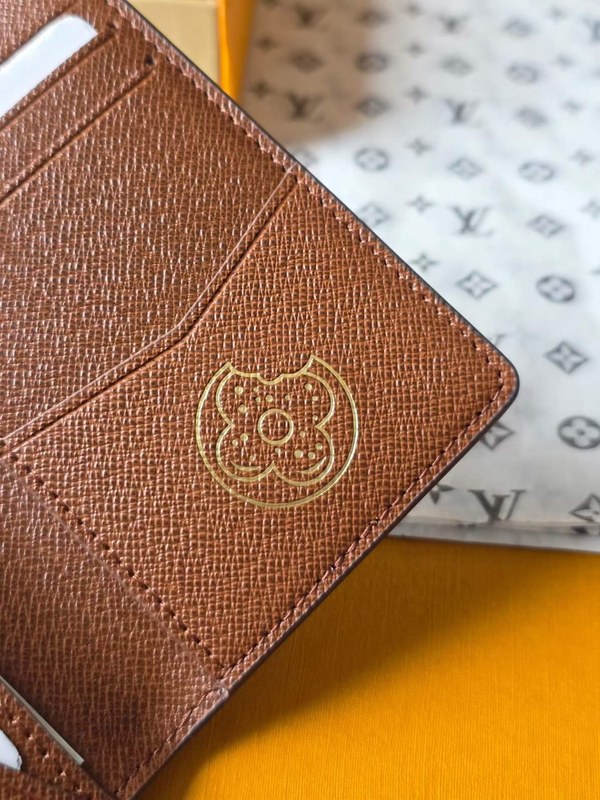 루이비통 2026 M28282 포켓 오거나이저 지갑