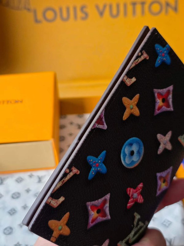 루이비통 2026 M28281 오거나이저 지갑