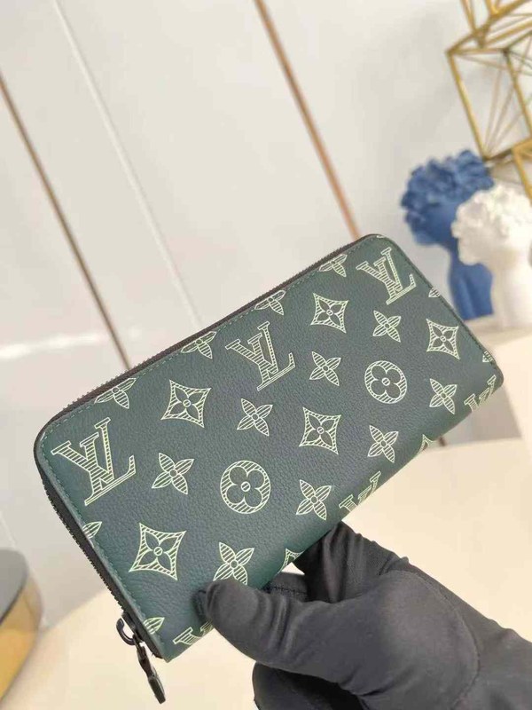 루이비통 2025 M27178 지피 장지갑 지갑