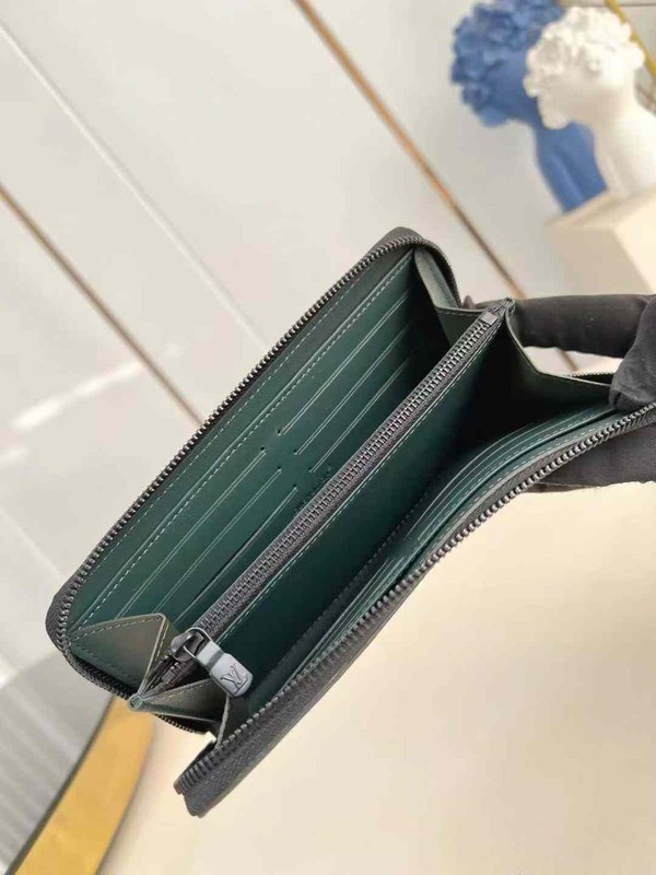 루이비통 2025 M27178 지피 장지갑 지갑