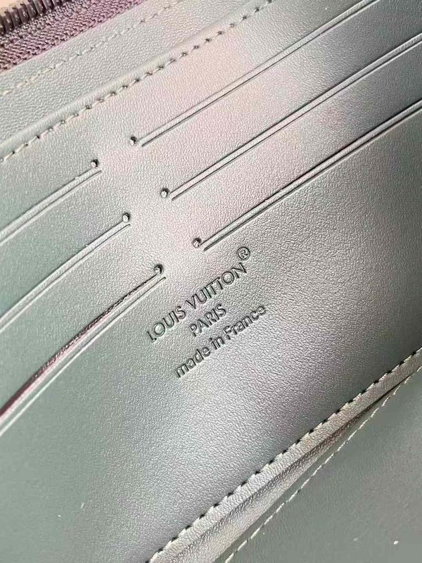 루이비통 2025 M27178 지피 장지갑 지갑