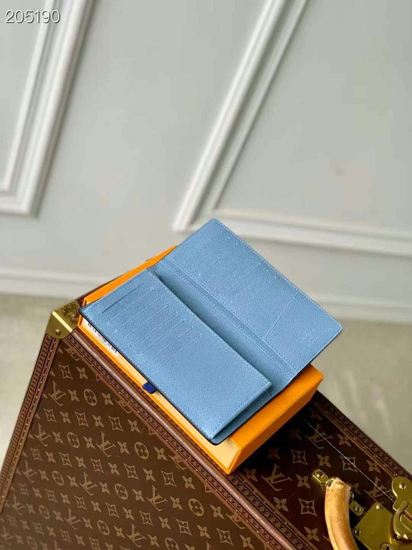 루이비통 2025 브라짜월릿 스카이블루컬러 장지갑 지갑