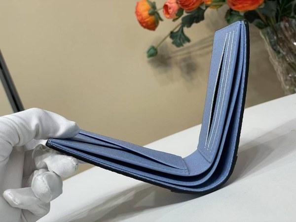 루이비통 2025 M14111 멀티플 월렛 스카이 블루컬러 지갑 반지갑