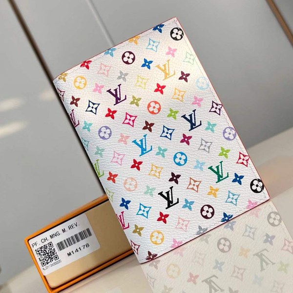 루이비통 2025 M14178 패스포트 커버 여권 지갑